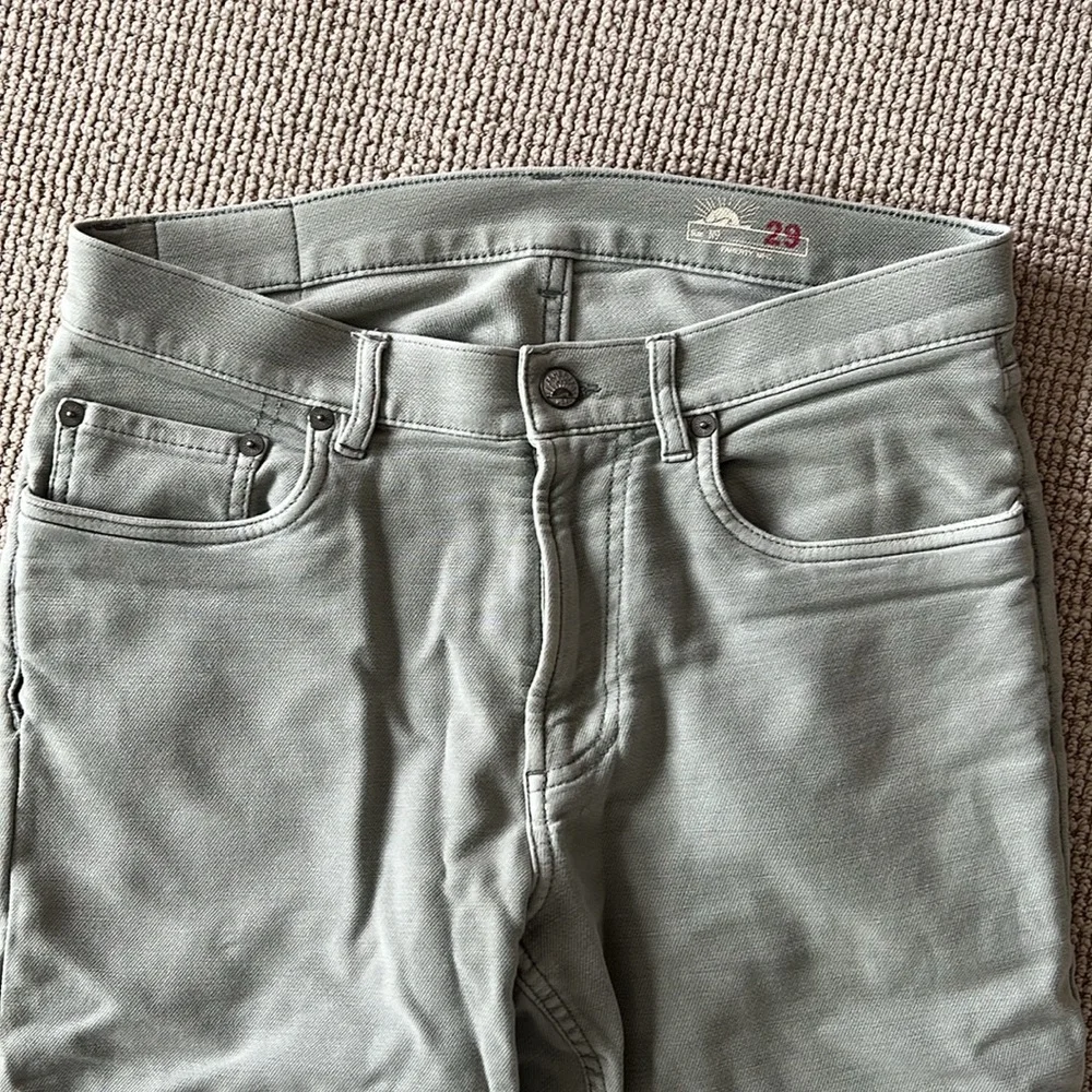Fakery Jean - Picture 2 of 7